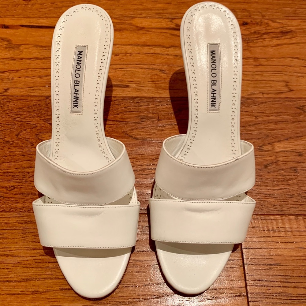Authentic Manolo Blahnik White Lacopo Sandals, 39